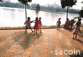 Pavement & drive way tile